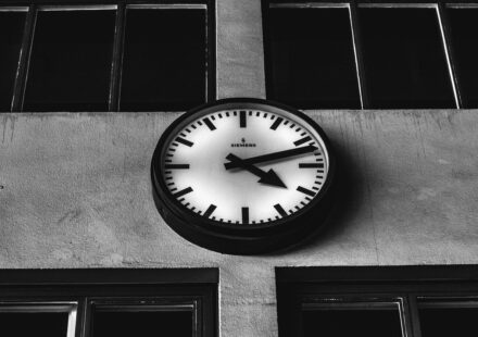 Hora en España: Guía Actualizada de Zonas Horarias y Horarios