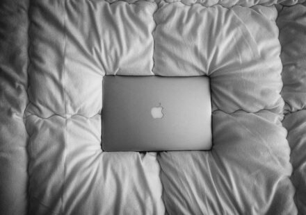 HP Laptop on Bed: Safety, Heat, and Comfort