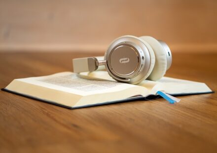 mp3 vs mp4 comparison graphic