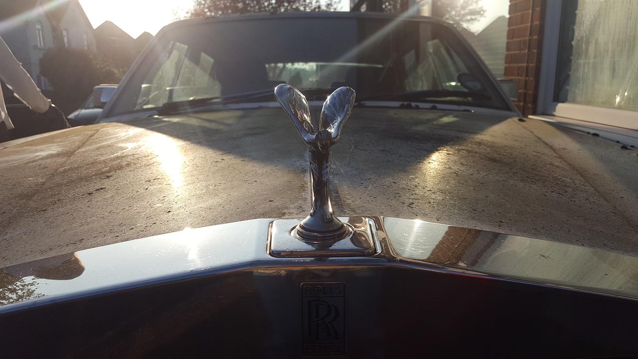 Rolls-Royce Interior: Luxury, Craftsmanship, and Customisation